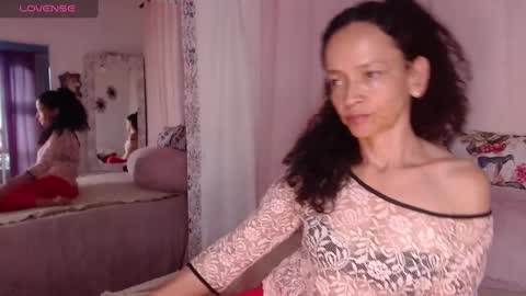 Snapshot of arabiel chatting on February 7, 9:48 pm Nadia Cyel online show from February 7, 9:48 pm