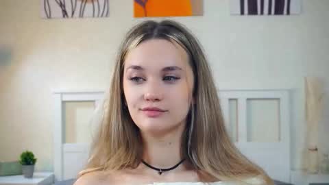 Elizabeth online show from September 15, 9:39 am