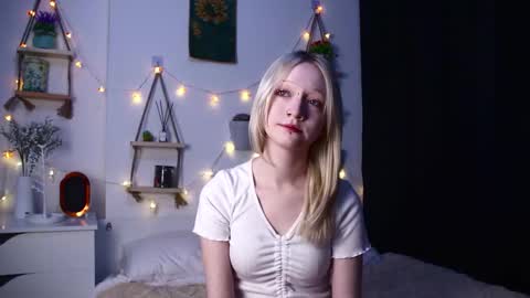 Jenny online show from September 25, 7:29 am