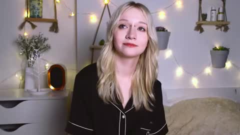 Jenny online show from September 26, 8:23 am