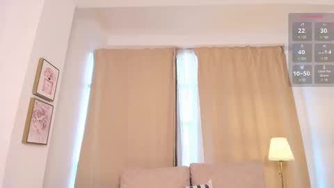 Snapshot of ari_es chatting on October 3, 3:17 pm Ari online show from October 3, 3:17 pm