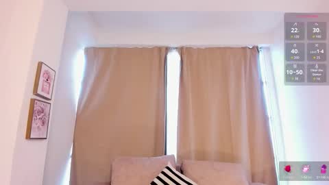 Snapshot of ari_es chatting on October 16, 3:47 pm Ari online show from October 16, 3:47 pm