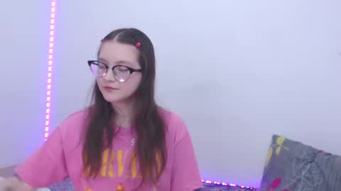 Snapshot of ari_james chatting on September 18, 11:14 pm Ahri James online show from September 18, 11:14 pm