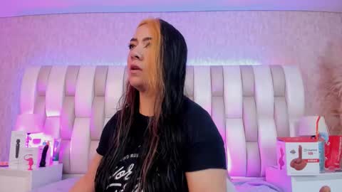 ari_lynn_ online show from February 24, 3:16 am