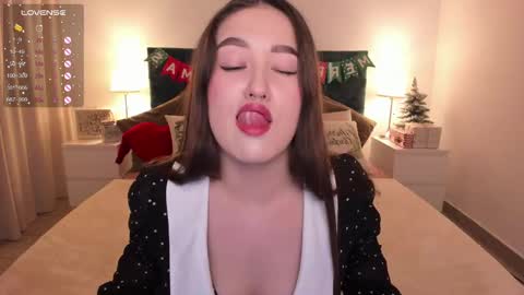 aria_blisss online show from December 14, 8:45 am