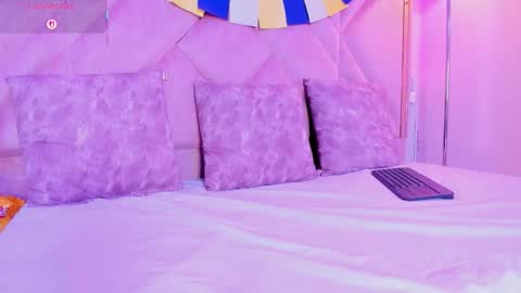 Snapshot of aria_joness_ chatting on October 1, 1:27 pm Aria Jones online show from October 1, 1:27 pm