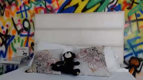 aria online show from December 22, 11:44 am