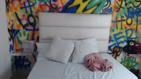 aria online show from December 15, 11:23 am