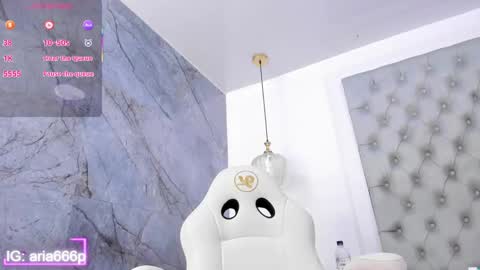 Snapshot of aria_paul chatting on October 2, 12:10 pm aria online show from October 2, 12:10 pm