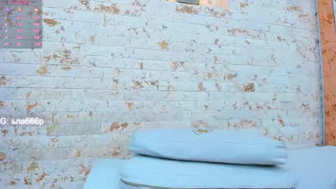 Snapshot of aria_paul chatting on October 16, 1:25 pm aria online show from October 16, 1:25 pm