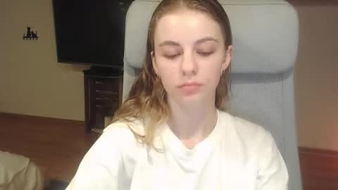 AriaCreazy online show from October 14, 9:17 pm