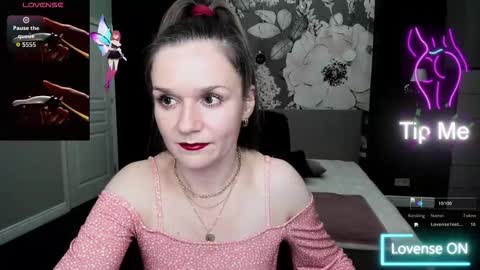 Snapshot of ariagrays chatting on October 17, 8:23 pm AriaGray online show from October 17, 8:23 pm