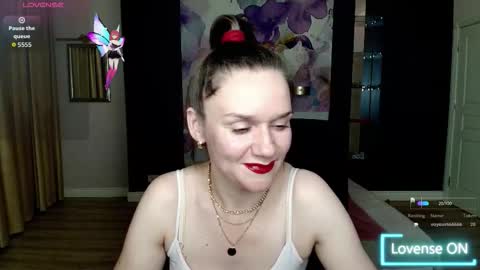 Snapshot of ariagrays chatting on October 27, 3:29 pm AriaGray online show from October 27, 3:29 pm