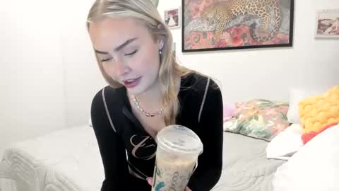 Ariah online show from November 6, 8:15 pm