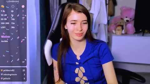 Snapshot of ariamill chatting on October 8, 6:51 am Ari online show from October 8, 6:51 am