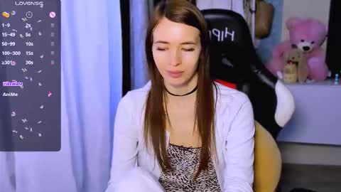 Snapshot of ariamill chatting on September 28, 5:47 am Ari online show from September 28, 5:47 am