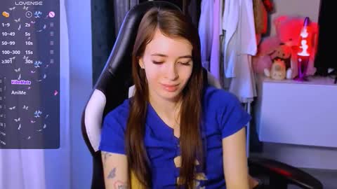 Snapshot of ariamill chatting on October 18, 6:38 am Ari online show from October 18, 6:38 am