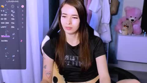 Snapshot of ariamill chatting on September 26, 4:54 am Ari online show from September 26, 4:54 am