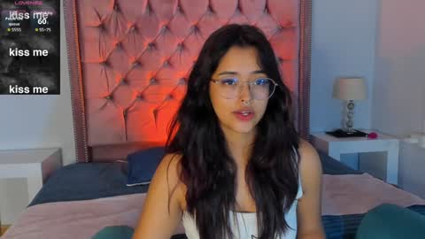 Snapshot of ariana_pierce chatting on January 6, 3:53 am Ariana online show from January 6, 3:53 am