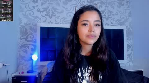 Snapshot of ariana_pierce chatting on December 30, 3:03 am Ariana online show from December 30, 3:03 am