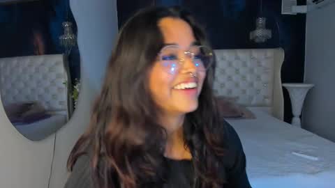 Snapshot of ariana_pierce chatting on December 23, 3:29 am Ariana online show from December 23, 3:29 am