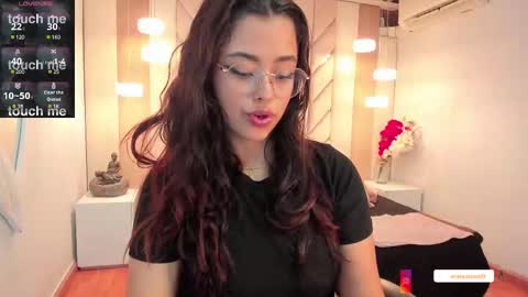 Snapshot of ariana_pierce chatting on February 27, 5:34 am Ariana online show from February 27, 5:34 am