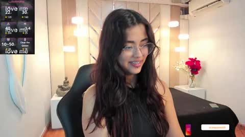 Snapshot of ariana_pierce chatting on March 3, 5:05 am Ariana online show from March 3, 5:05 am