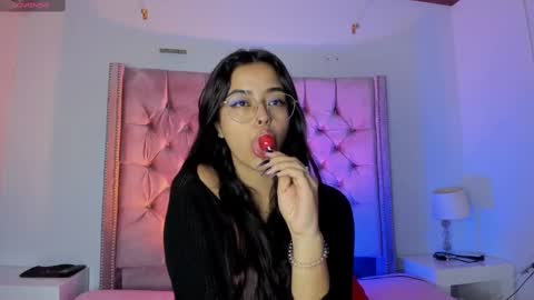 Snapshot of ariana_pierce chatting on February 16, 1:16 am Ariana online show from February 16, 1:16 am