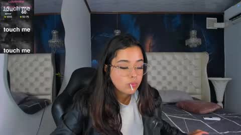 Snapshot of ariana_pierce chatting on December 27, 2:14 am Ariana online show from December 27, 2:14 am