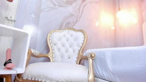 Ariana but i preffer Ari  online show from April 12, 8:06 am