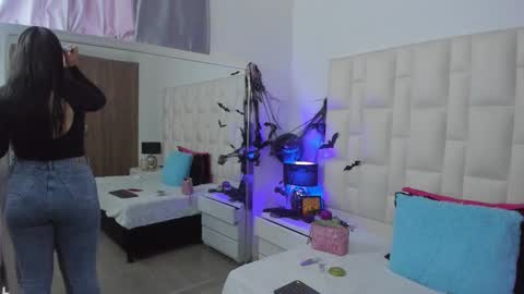 Snapshot of ariana_rouse_ chatting on October 22, 4:56 pm  ariana  online show from October 22, 4:56 pm