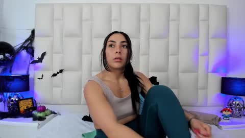 Snapshot of ariana_rouse_ chatting on October 16, 6:21 pm  ariana  online show from October 16, 6:21 pm