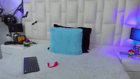 Snapshot of ariana_rouse_ chatting on October 24, 5:09 pm  ariana  online show from October 24, 5:09 pm