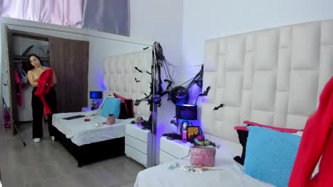 Snapshot of ariana_rouse_ chatting on October 18, 3:48 pm  ariana  online show from October 18, 3:48 pm