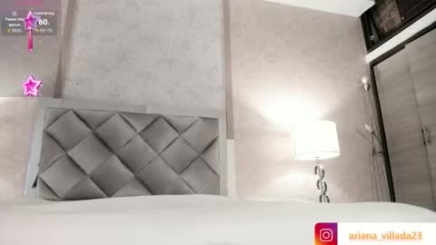 Snapshot of ariana_villada chatting on October 31, 4:03 am Ari online show from October 31, 4:03 am