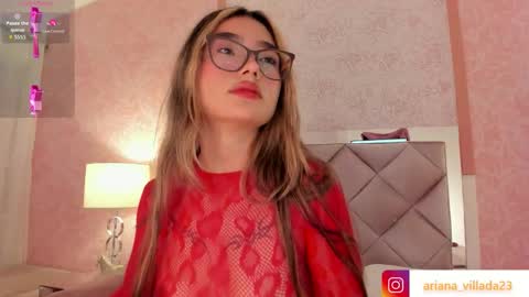 Snapshot of ariana_villada chatting on October 20, 4:15 am Ari online show from October 20, 4:15 am