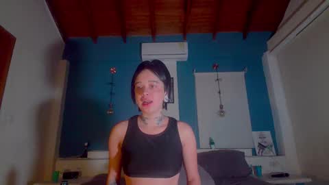 ariana_whitee online show from September 29, 9:25 am