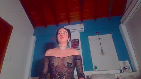 ariana_whitee online show from September 18, 1:04 am