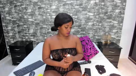 Snapshot of arianaablack chatting on January 14, 12:03 pm Ariana online show from January 14, 12:03 pm