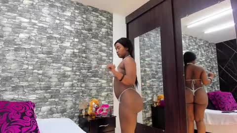 Snapshot of arianaablack chatting on March 7, 12:23 pm Ariana online show from March 7, 12:23 pm