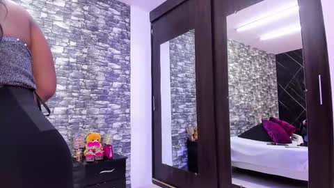 Snapshot of arianaablack chatting on February 19, 12:11 pm Ariana online show from February 19, 12:11 pm