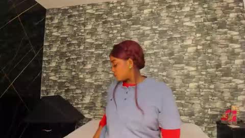 Snapshot of arianaablack chatting on October 9, 12:09 pm Ariana online show from October 9, 12:09 pm