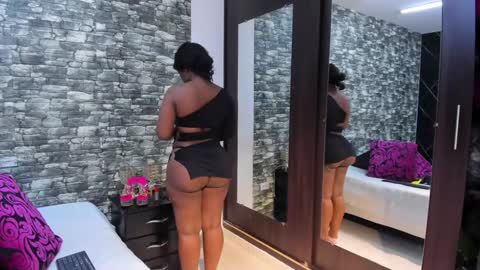 Snapshot of arianaablack chatting on January 16, 12:09 pm Ariana online show from January 16, 12:09 pm