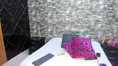 Snapshot of arianaablack chatting on February 1, 12:05 pm Ariana online show from February 1, 12:05 pm