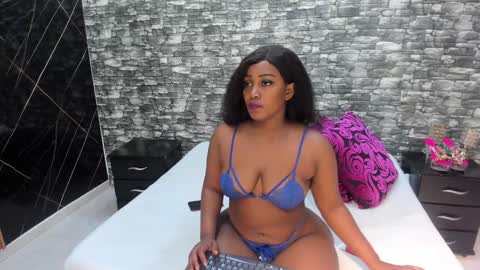 Snapshot of arianaablack chatting on January 26, 12:11 pm Ariana online show from January 26, 12:11 pm