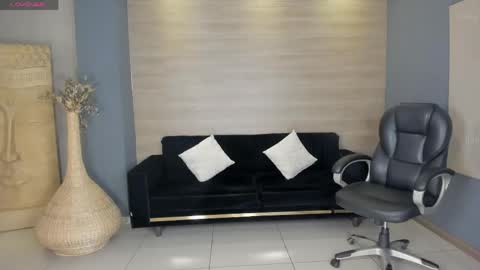 Ariana Dumont online show from April 18, 10:51 am