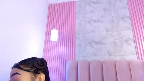 ArianaRougee online show from May 7, 10:30 am