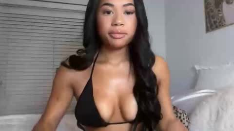 arianasiren online show from November 14, 4:01 am