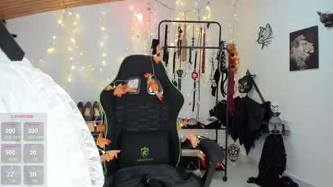 Arianna Connor online show from October 31, 8:46 pm