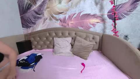 Snapshot of arianna_flower chatting on September 25, 1:59 am arianna_flower online show from September 25, 1:59 am